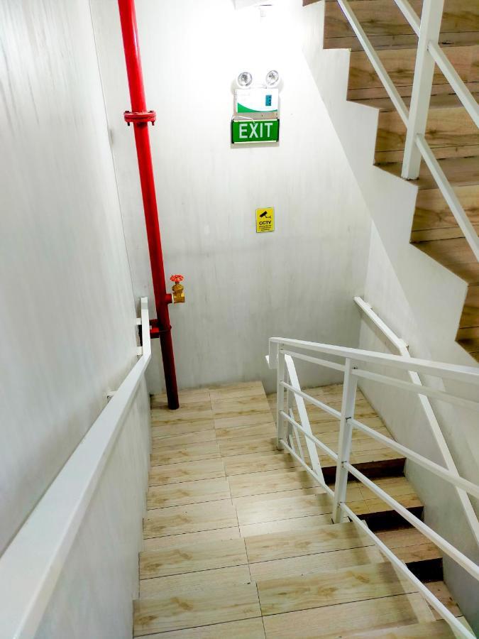 Pasay Centrale Hotel מראה חיצוני תמונה